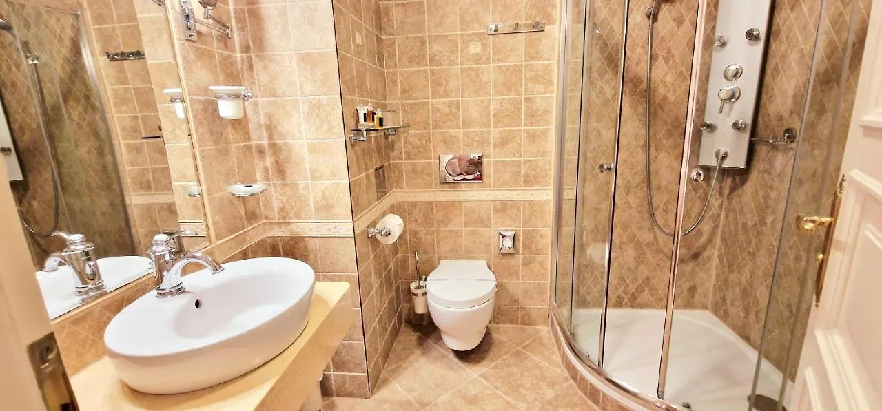 General Boutique Hotel & Wellness Prag 5*,