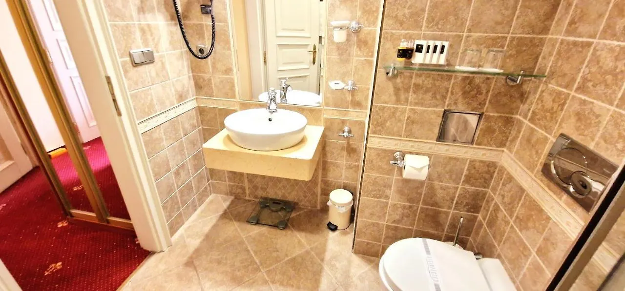 Hotel General Prag 5*,