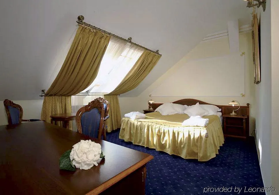 Hotel General Prag 5*,